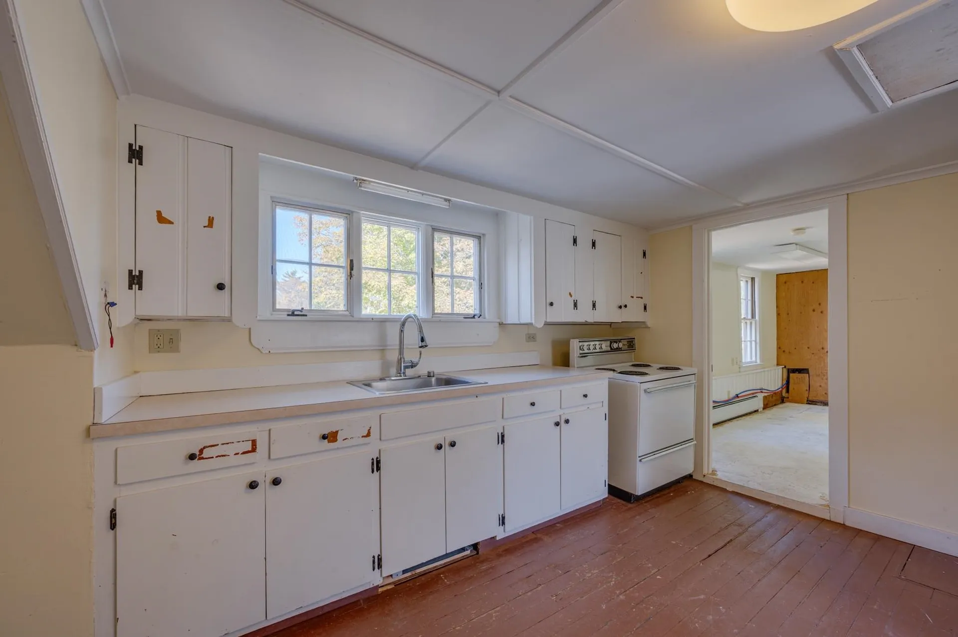 114 East Main Street Bradford NH 03221