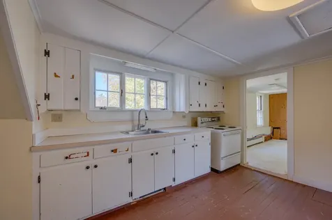 114 East Main Street Bradford NH 03221