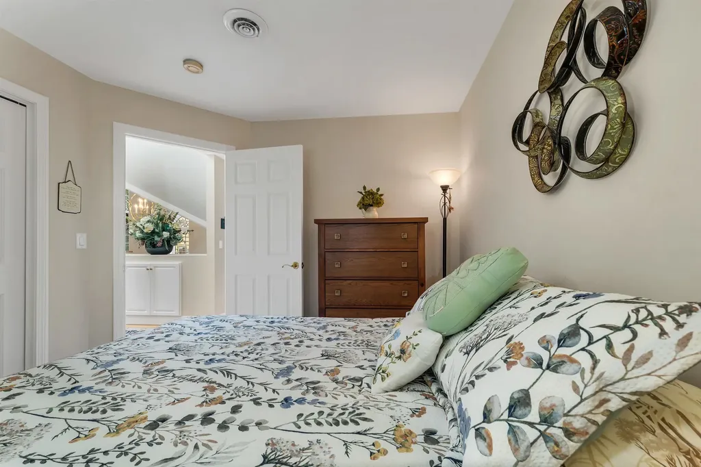 13 Bunker Lane Hales Location NH 03860