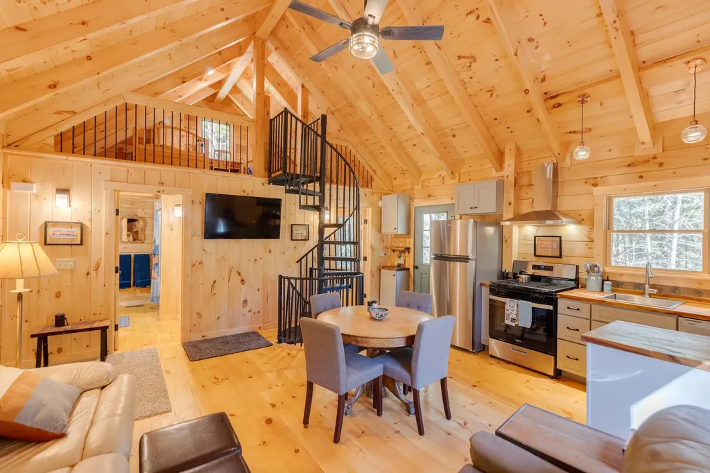 53 Rogers Road Haverhill NH 03785