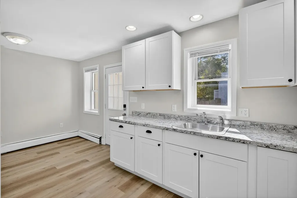 16-18 Perry Avenue Nashua NH 03060