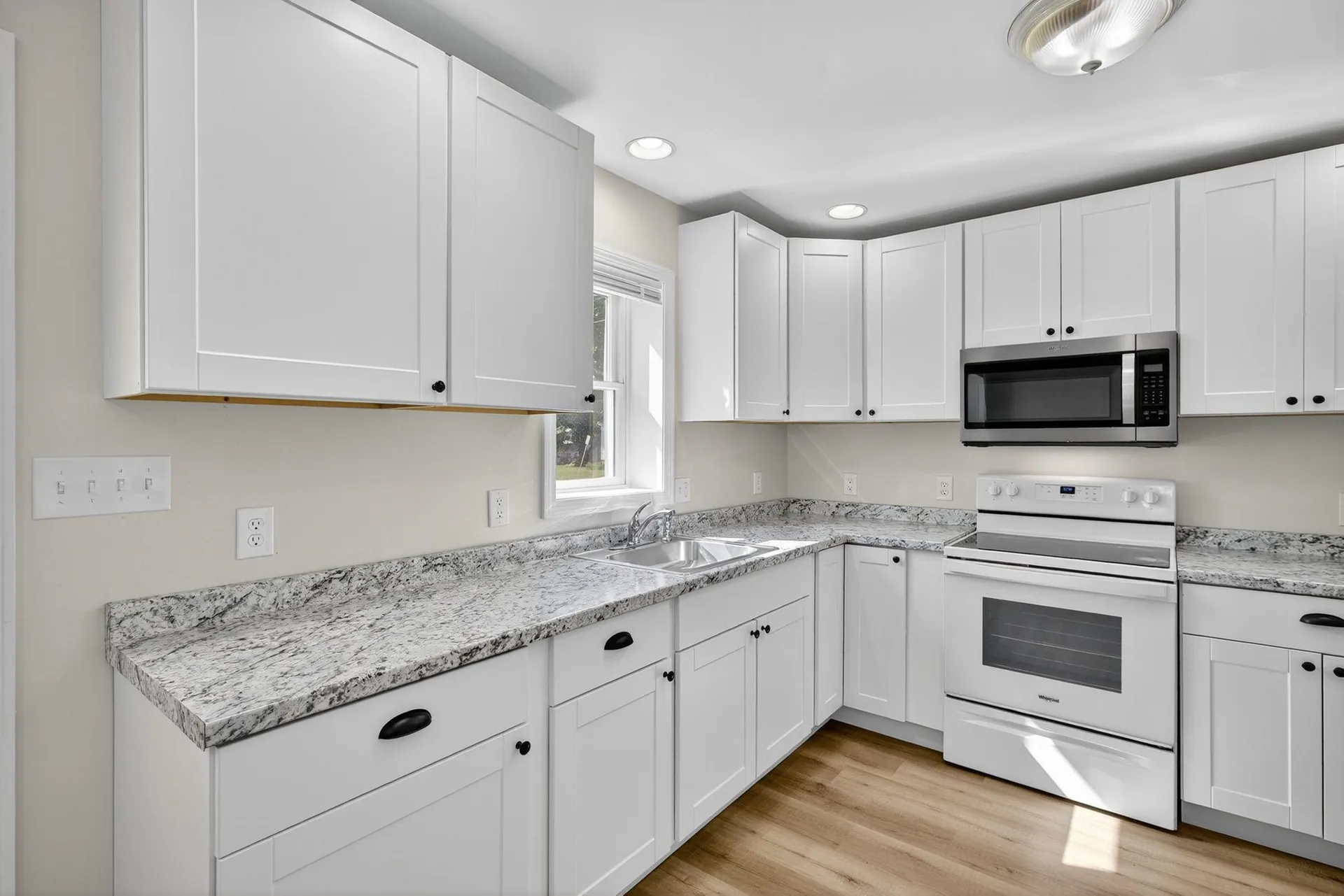 16-18 Perry Avenue Nashua NH 03060