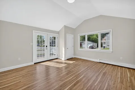 16-18 Perry Avenue Nashua NH 03060