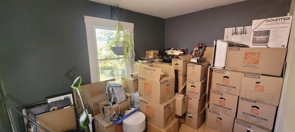 123 West River Road Hooksett NH 03106