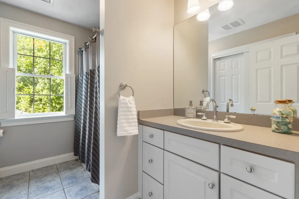 16 Runaway Road Newfields NH 03856