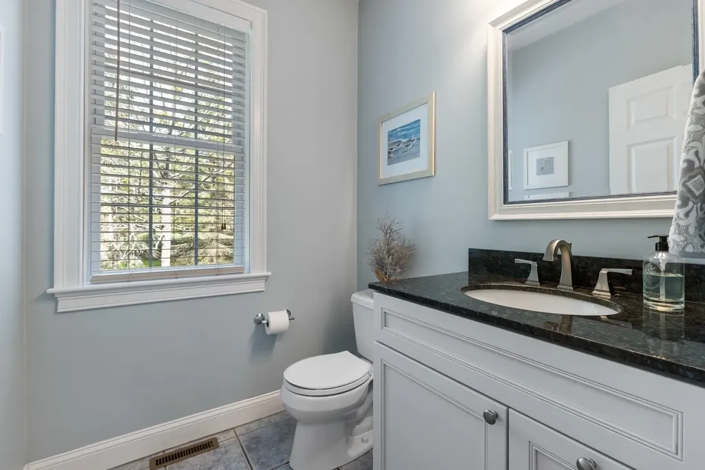 16 Runaway Road Newfields NH 03856