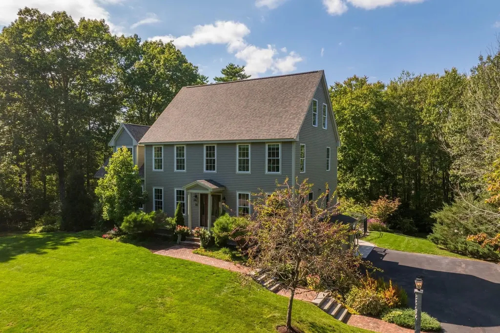 16 Runaway Road Newfields NH 03856