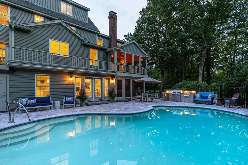 16 Runaway Road Newfields NH 03856