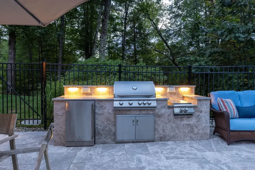 16 Runaway Road Newfields NH 03856