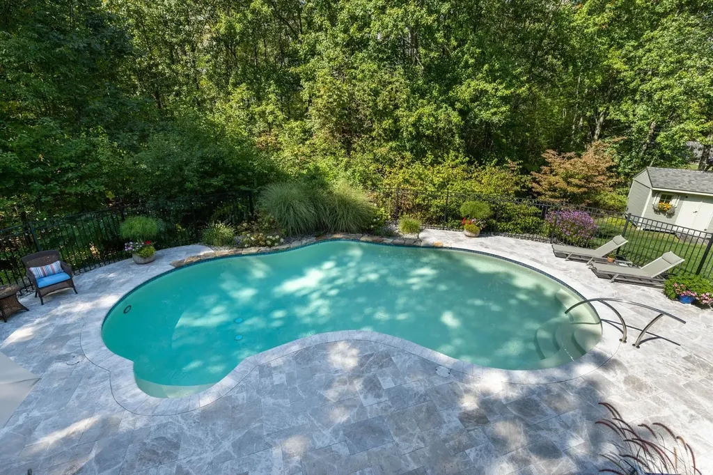 16 Runaway Road Newfields NH 03856