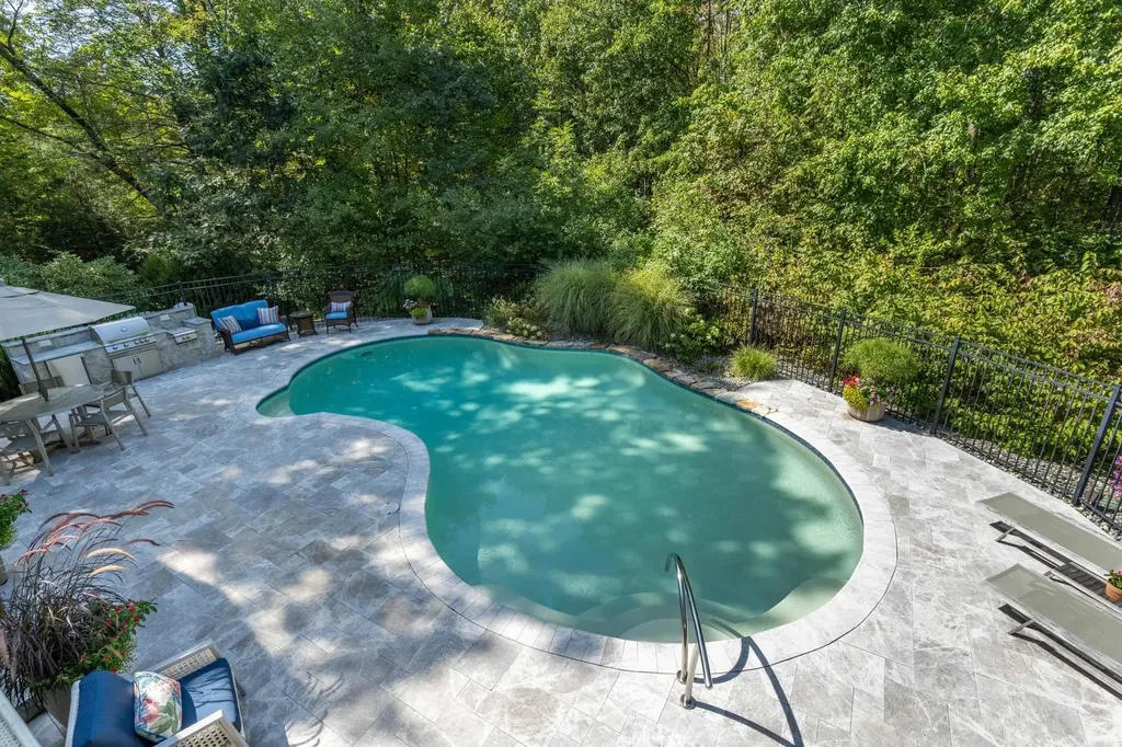 16 Runaway Road Newfields NH 03856