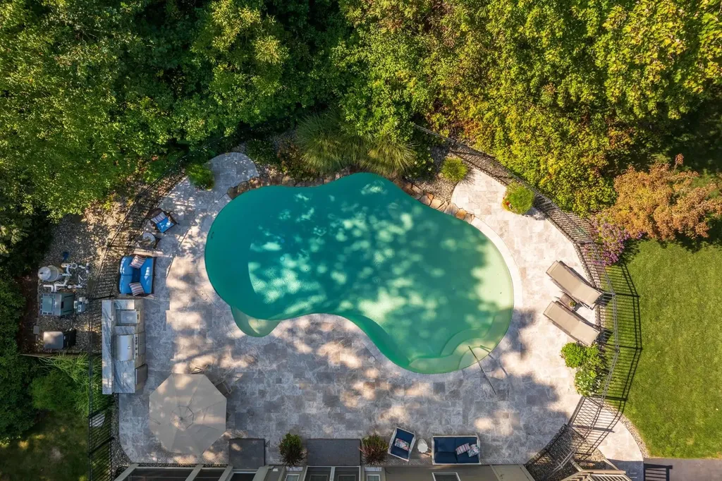 16 Runaway Road Newfields NH 03856