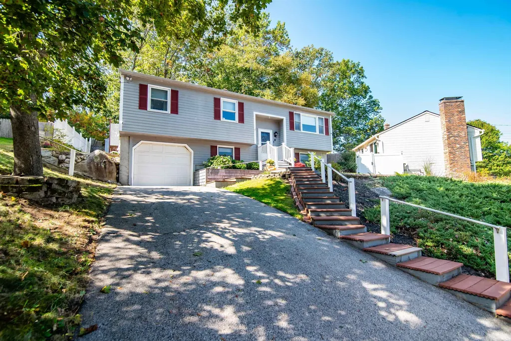 62 Jonathan Lane Manchester NH 03104