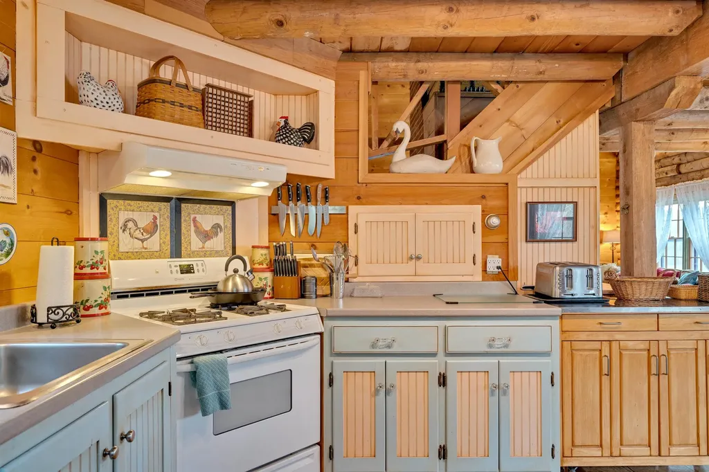 211 Wood Road Hartford VT 05059