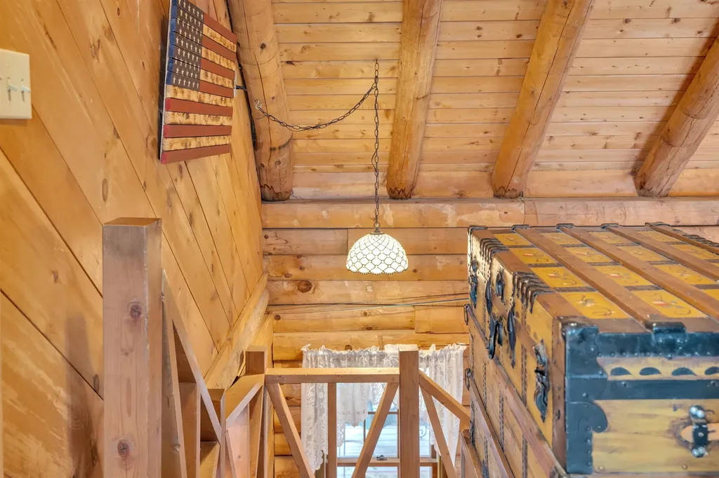 211 Wood Road Hartford VT 05059