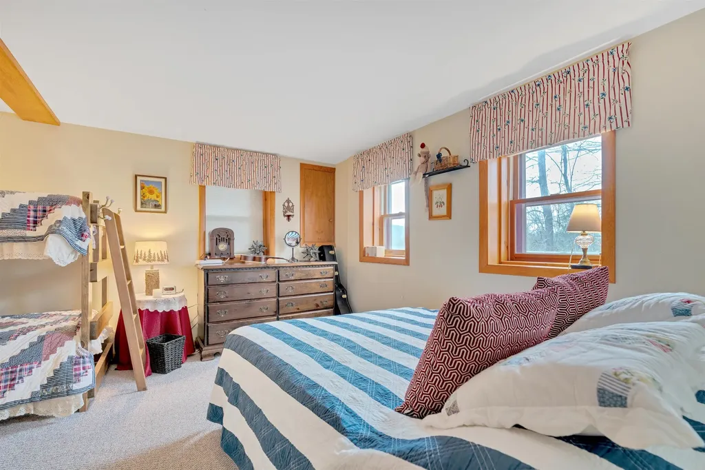 211 Wood Road Hartford VT 05059