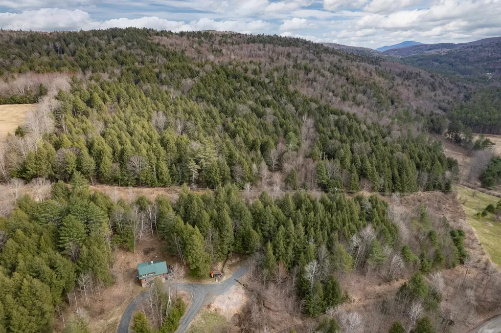 211 Wood Road Hartford VT 05059