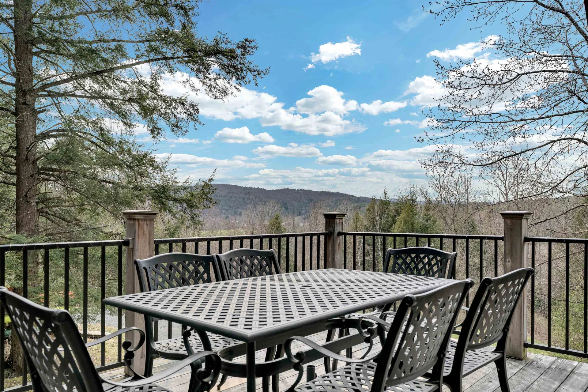 211 Wood Road Hartford VT 05059