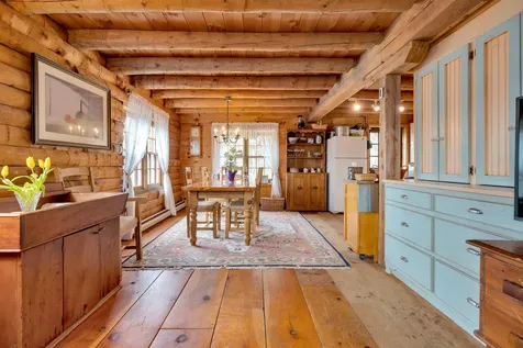 211 Wood Road Hartford VT 05059