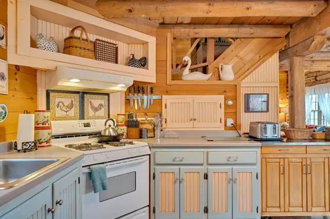 211 Wood Road Hartford VT 05059