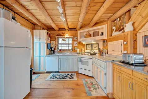 211 Wood Road Hartford VT 05059