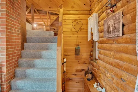 211 Wood Road Hartford VT 05059