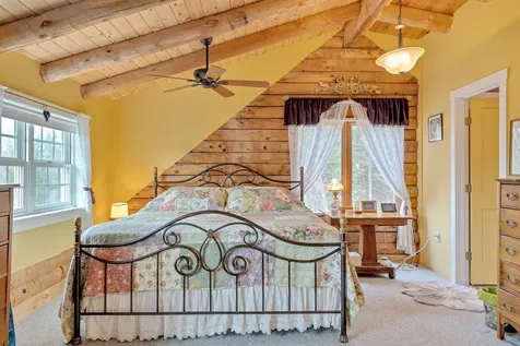 211 Wood Road Hartford VT 05059