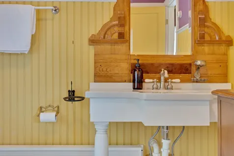 211 Wood Road Hartford VT 05059