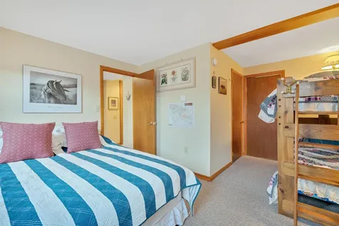 211 Wood Road Hartford VT 05059