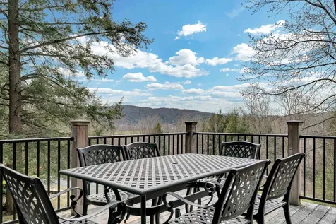 211 Wood Road Hartford VT 05059