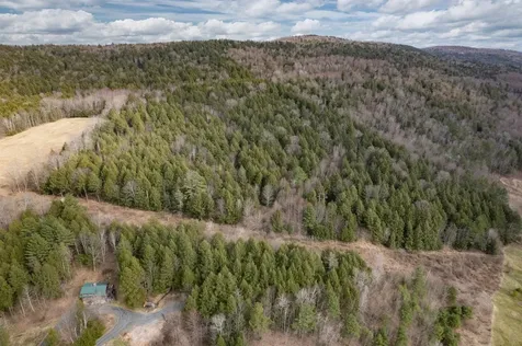 211 Wood Road Hartford VT 05059
