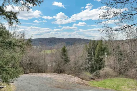 211 Wood Road Hartford VT 05059