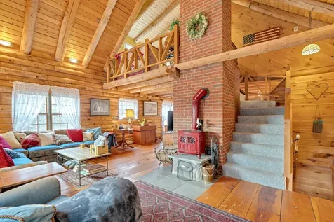 211 Wood Road Hartford VT 05059