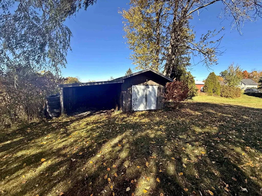 4065 Vt Route 105 Newport Town VT 05857