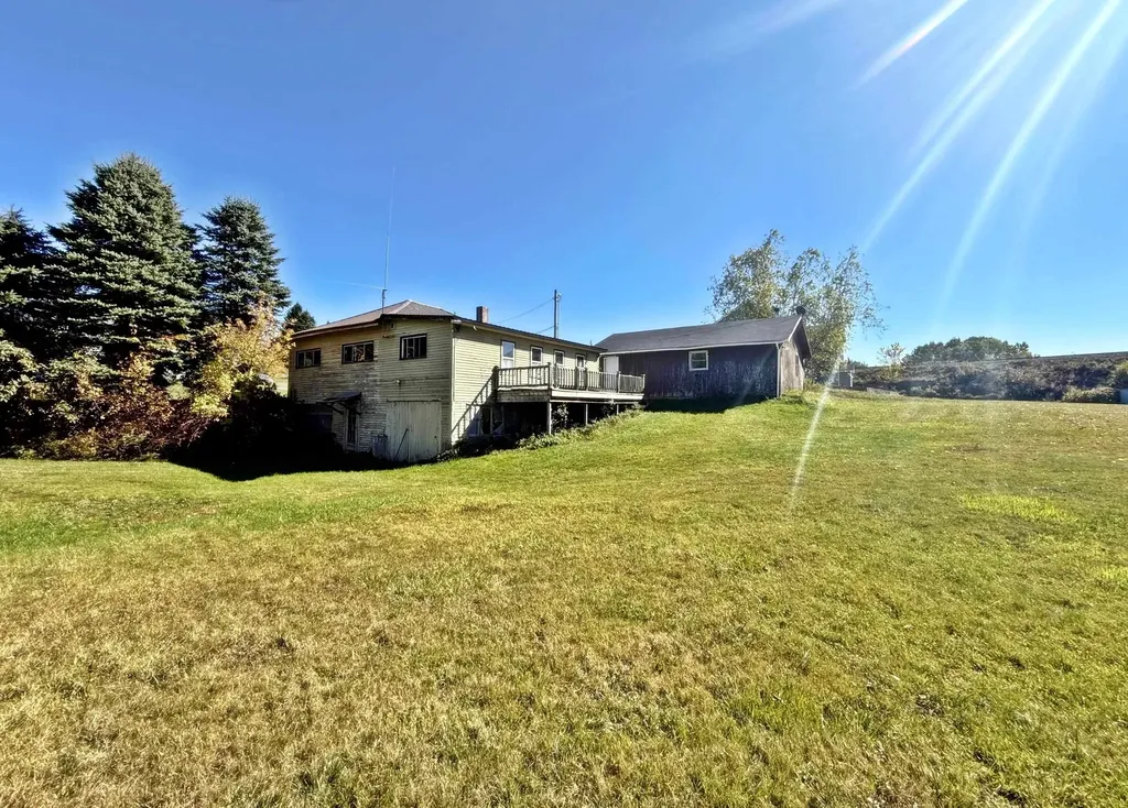 4065 Vt Route 105 Newport Town VT 05857