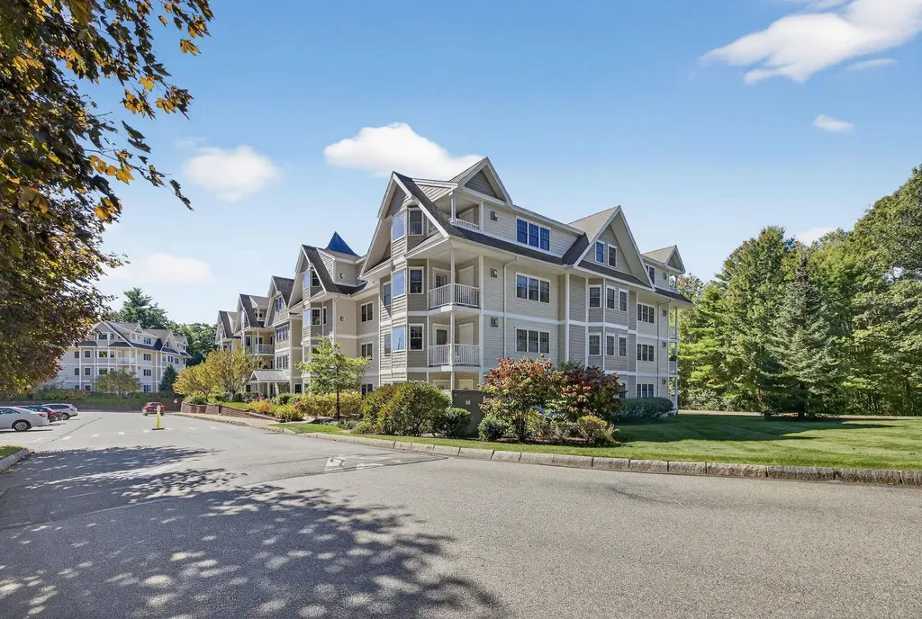 1 Sterling Hill Lane Exeter NH 03833