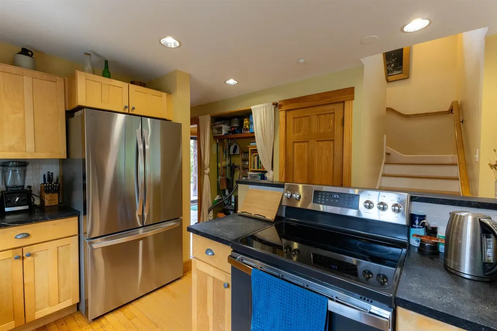 89 Steele Road Peterborough NH 03458