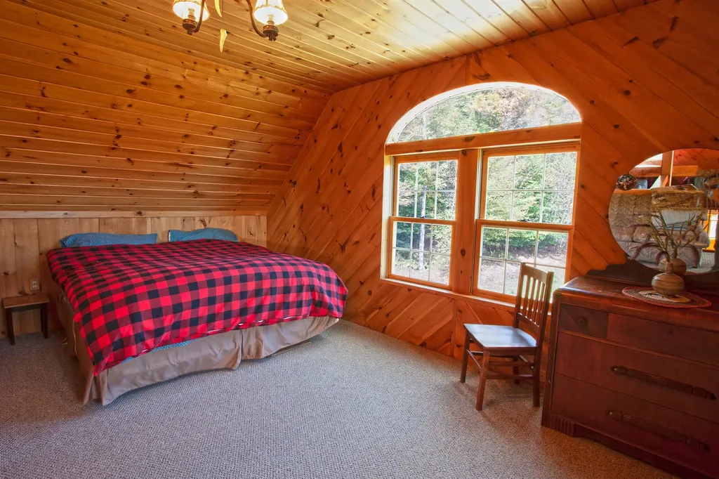 825 Case Lane Readsboro VT 05350