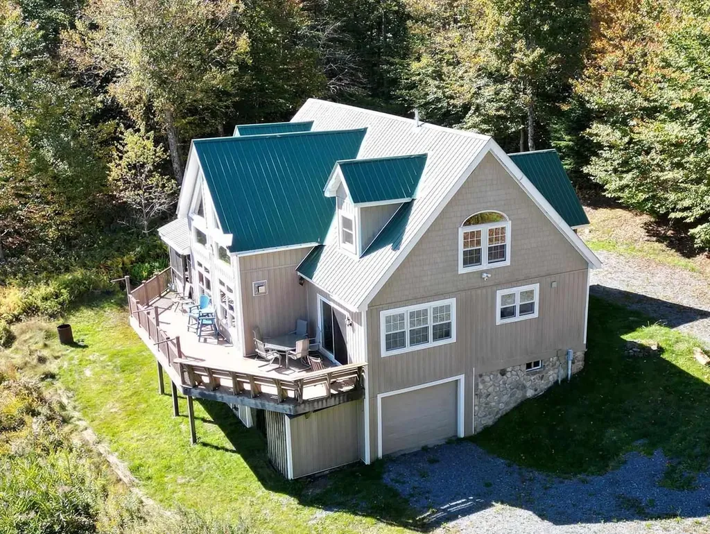 825 Case Lane Readsboro VT 05350