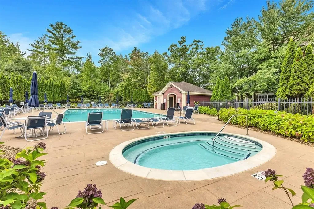 163 Woodview Way Manchester NH 03102