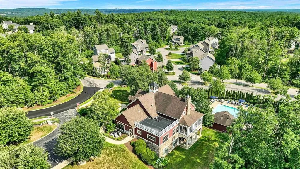 163 Woodview Way Manchester NH 03102