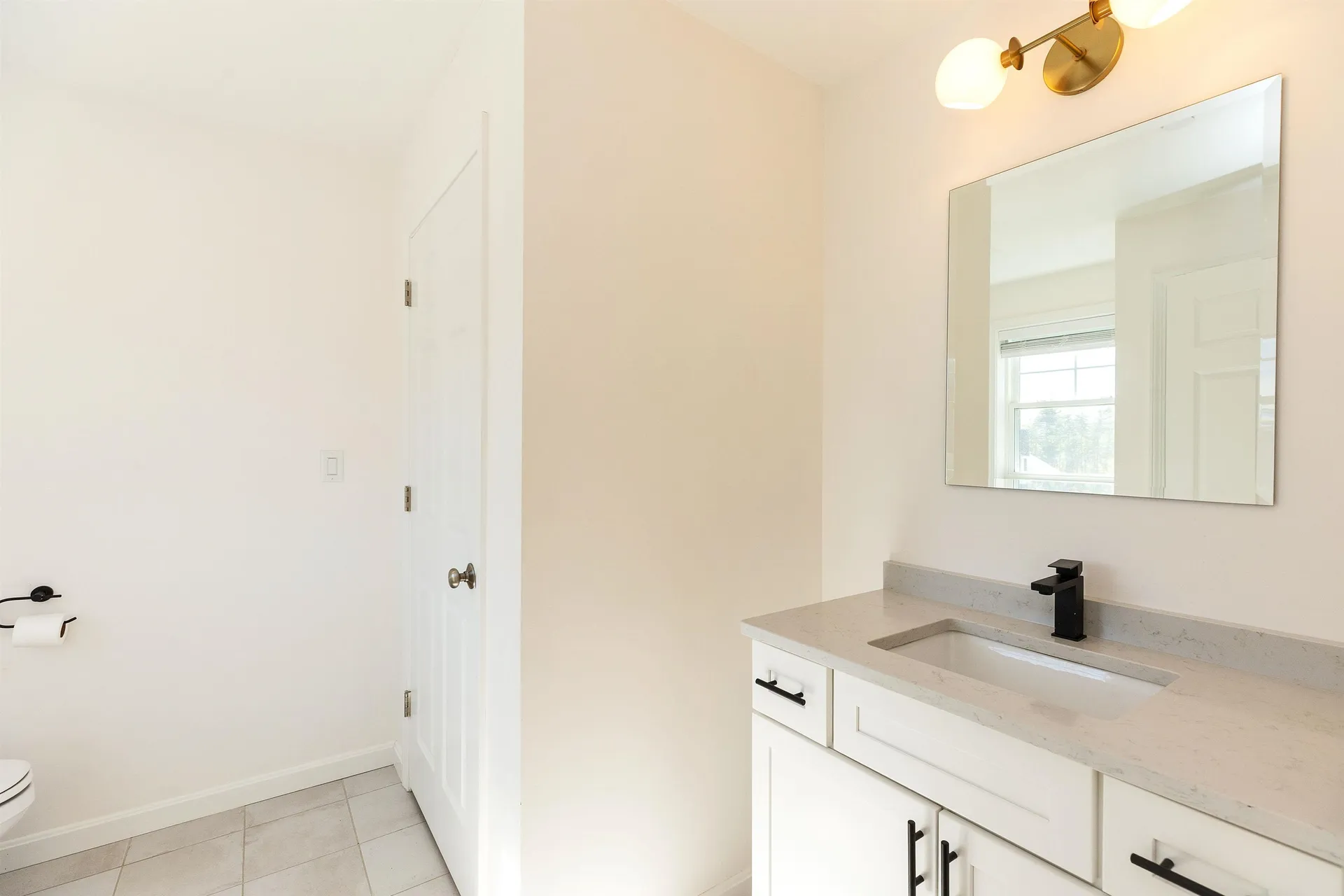 163 Woodview Way Manchester NH 03102