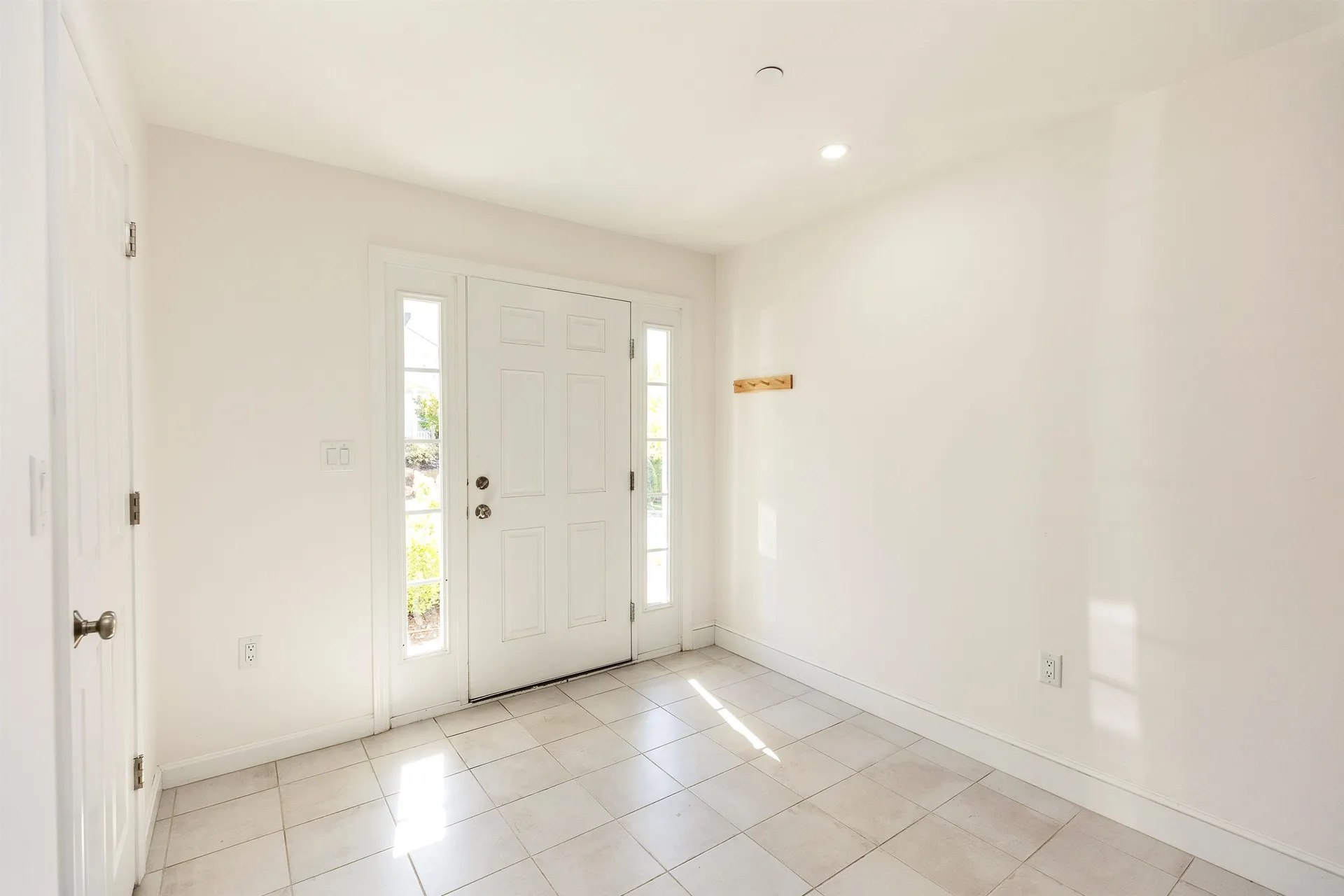 163 Woodview Way Manchester NH 03102