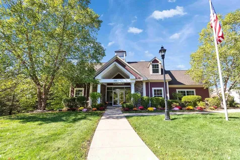 163 Woodview Way Manchester NH 03102