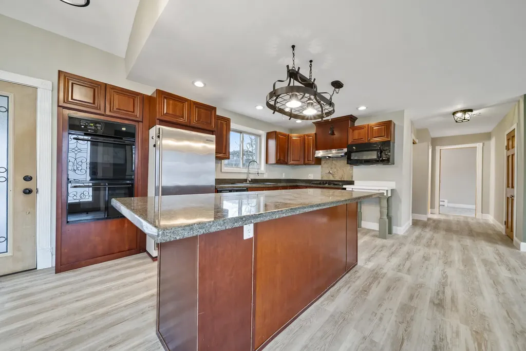 87 Harrington Avenue Manchester NH 03103