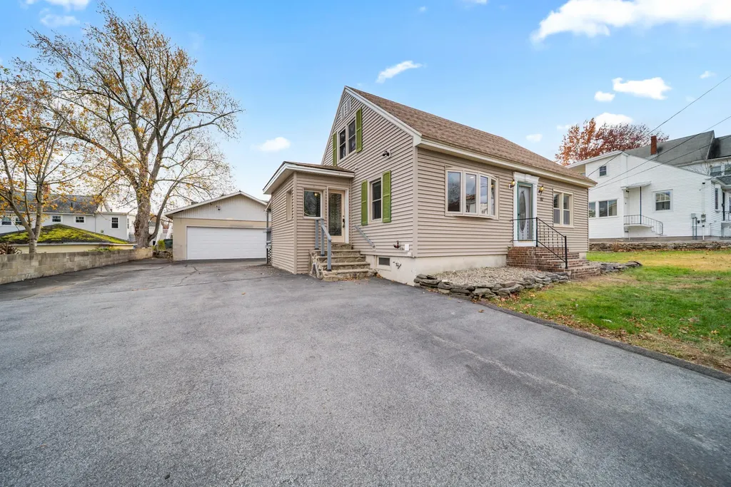 87 Harrington Avenue Manchester NH 03103