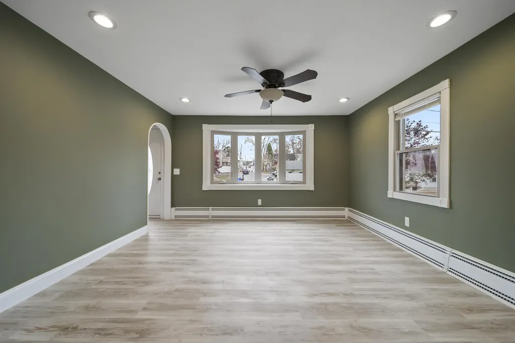 87 Harrington Avenue Manchester NH 03103