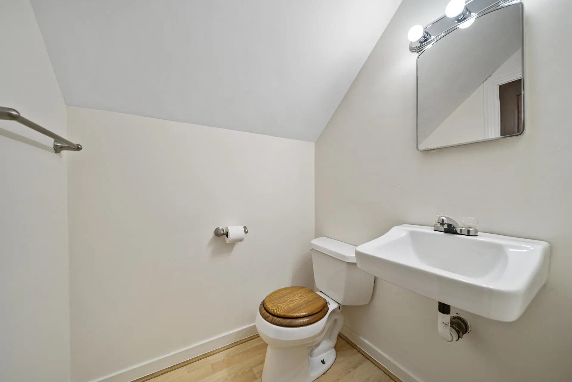 87 Harrington Avenue Manchester NH 03103