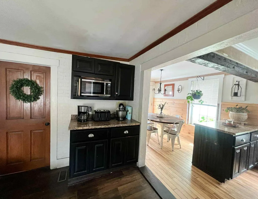 12 Laurel Avenue Rockingham VT 05101