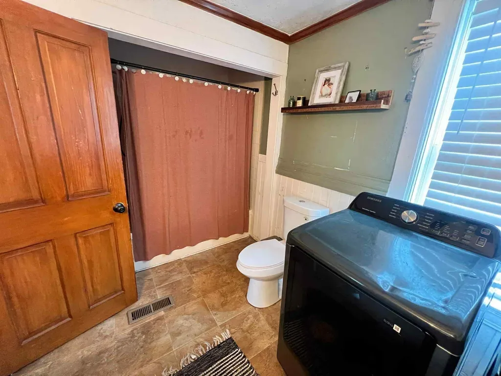 12 Laurel Avenue Rockingham VT 05101